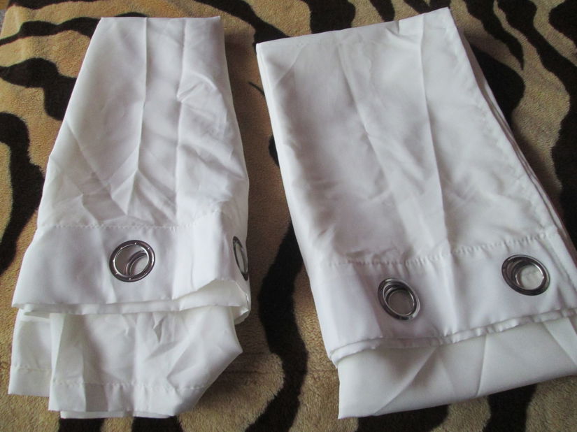 pereche draperii/perdele albe cu inele