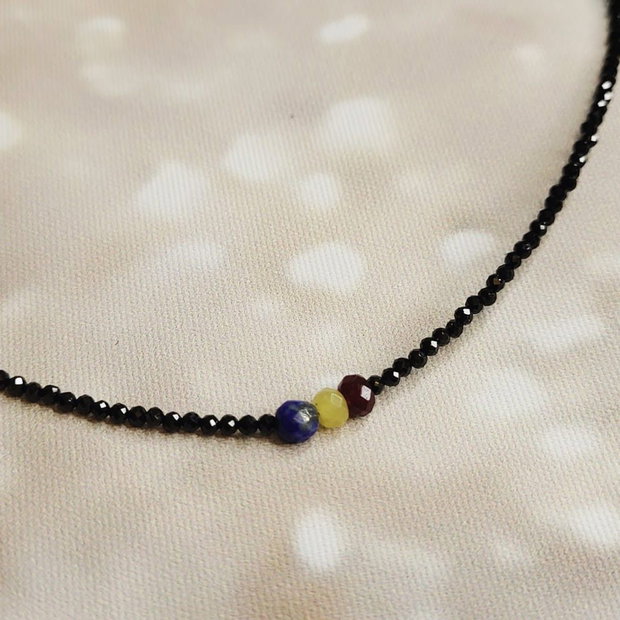 Colier spinel negru, argint si tricolor din jad si lapis lazuli
