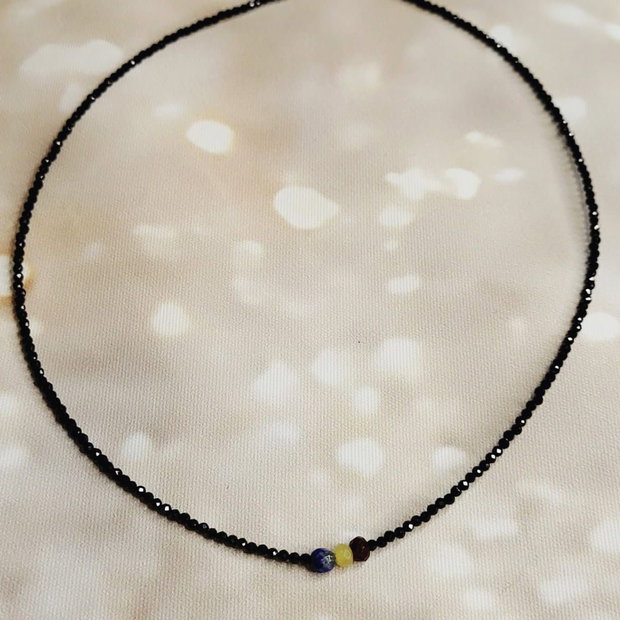 Colier spinel negru, argint si tricolor din jad si lapis lazuli