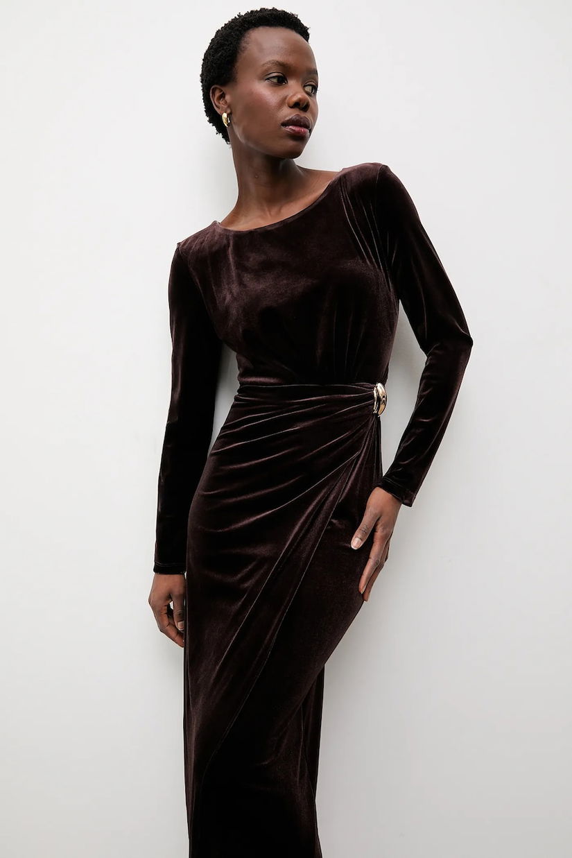 Answear.LAB rochie de catifea culoarea maro, maxi, mulata