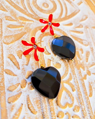 Cercei inimi onix negru & flori rosii