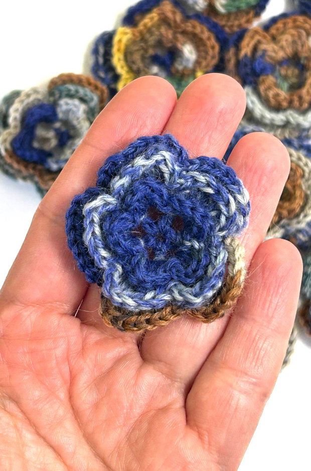 11 x floricele crosetate