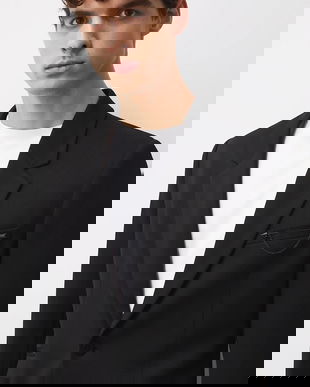 Medicine sacou culoarea negru