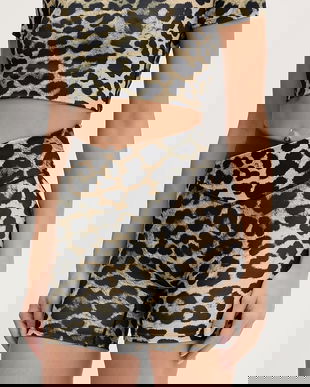 P.E Nation pantaloni scurți de antrenament Wander 5 culoarea maro, cu imprimeu, high waist, 252S235