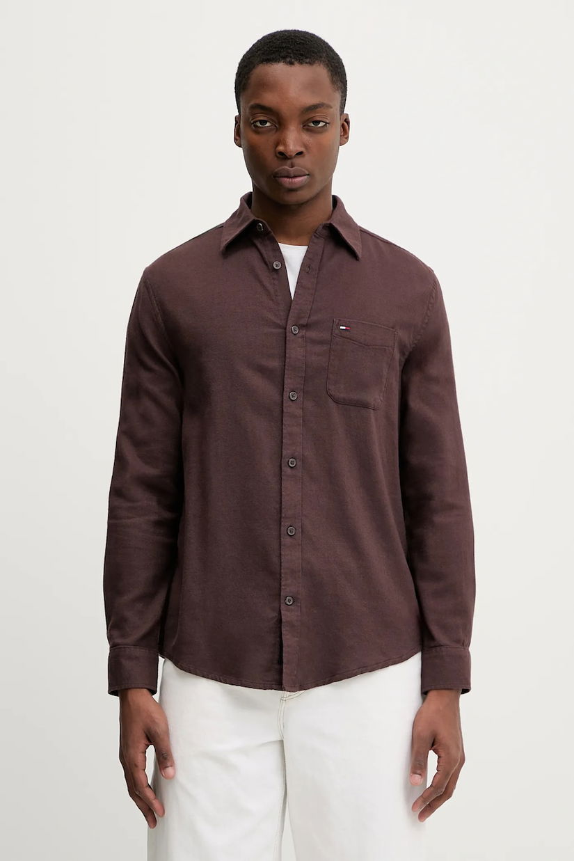 Tommy Jeans cămașă din bumbac culoarea maro, cu guler clasic, regular, DM0DM22838
