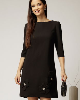 Rochie scurta neagra cu aplicatii florale elegante