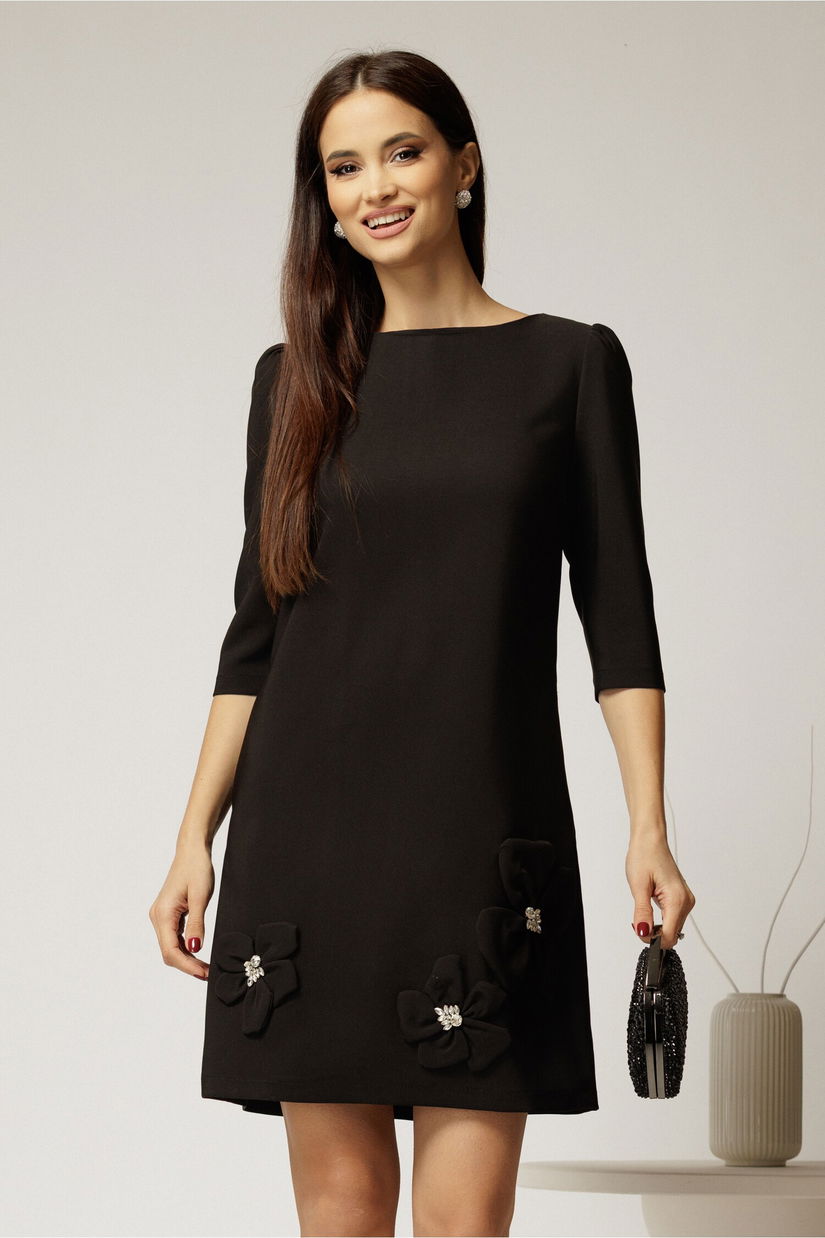 Rochie scurta neagra cu aplicatii florale elegante