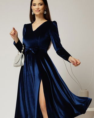 Rochie DY Fashion bleumarin din catifea cu decolteu in V si funda in talie