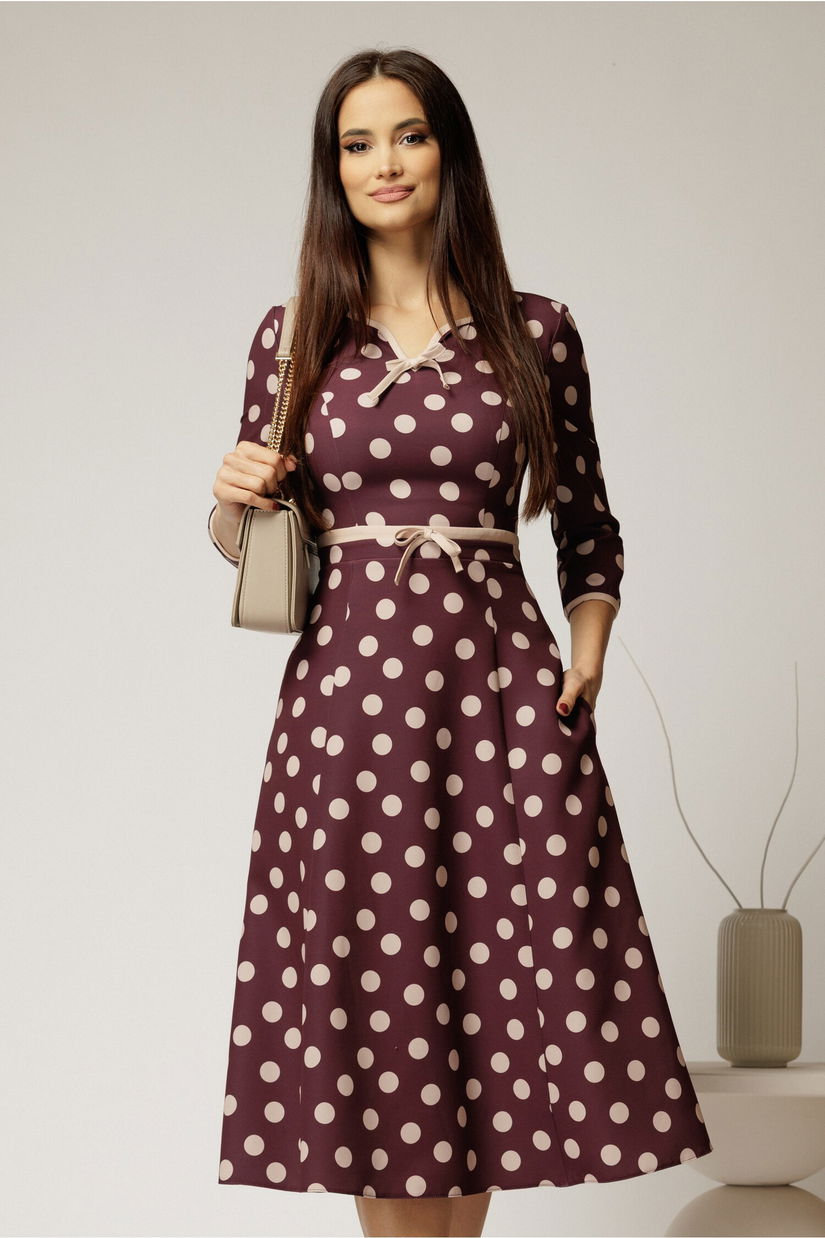 Rochie DY Fashion bordo cu buline cu decupaj si funda la decolteu