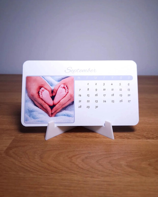 Calendar de birou personalizat fiecare luna cu poza ta