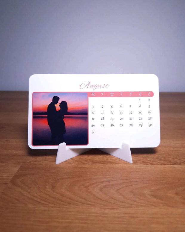 Calendar de birou personalizat fiecare luna cu poza ta