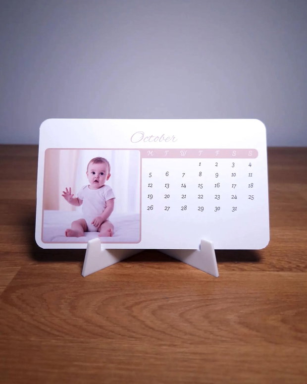 Calendar de birou personalizat fiecare luna cu poza ta