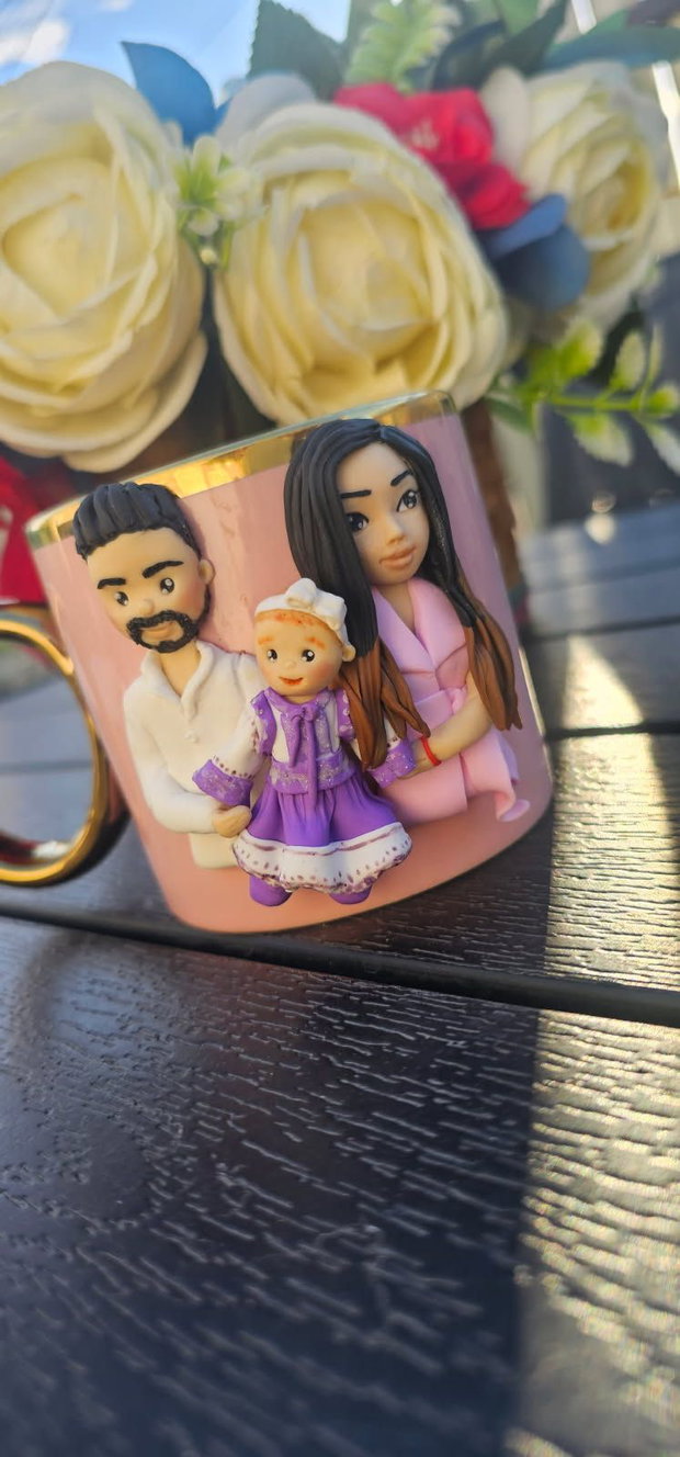 Cana cu figurine modelate manual- cadou perfect si original Familie