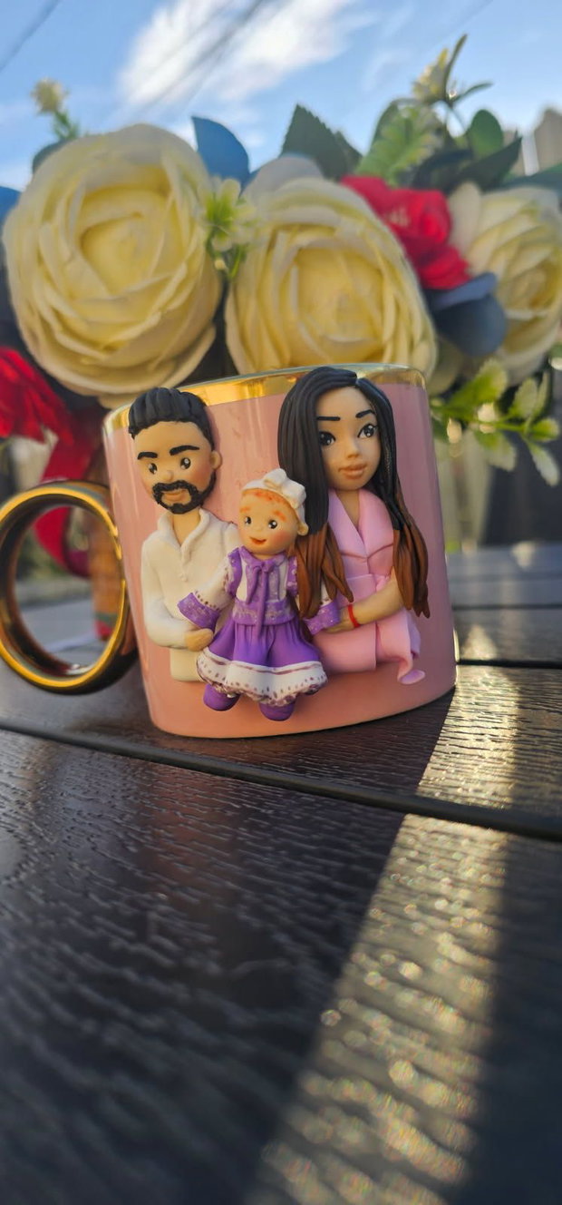 Cana cu figurine modelate manual- cadou perfect si original Familie