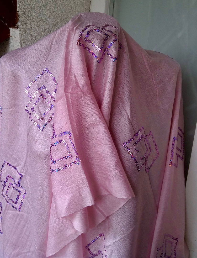 SAL MINUNAT CASMIR SI MATASE BRODAT CU PAIETE 180/65 CM