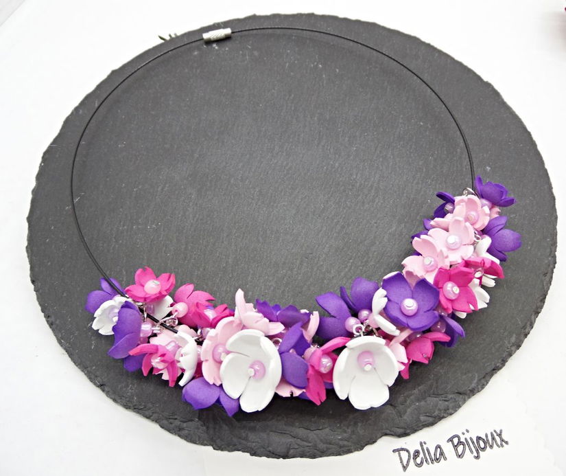 Colier handmade statement cu flori multicolore (cod1349)