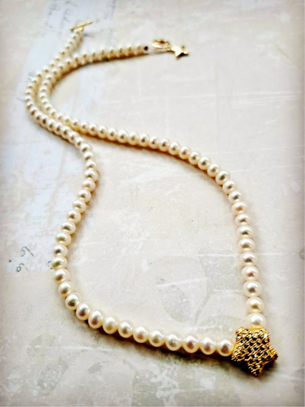 Colier perle de cultura albe & stea aurie