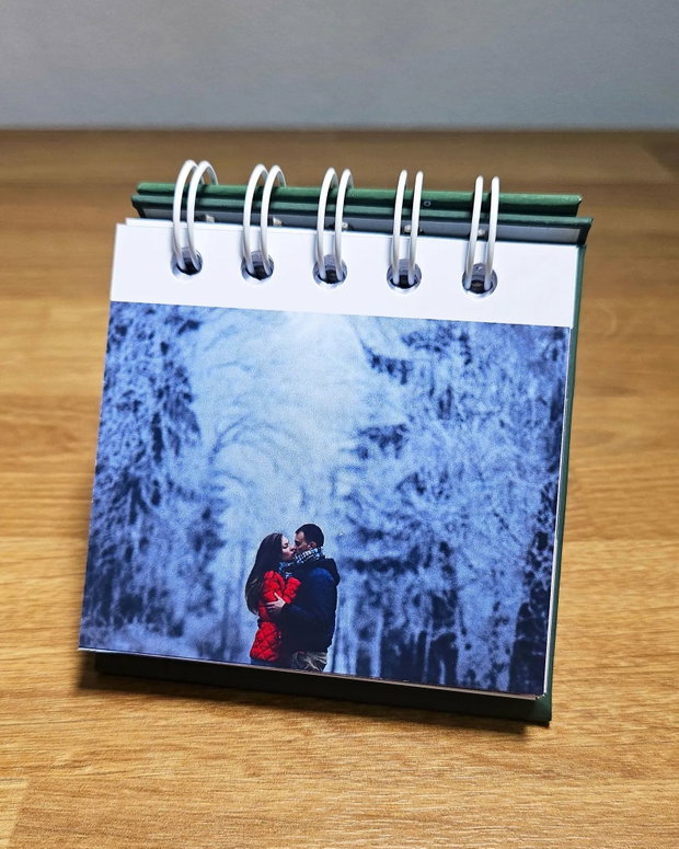Calendar birou personalizat cu poza