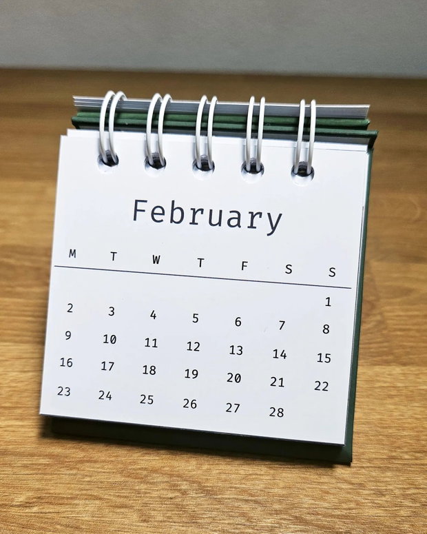 Calendar birou personalizat cu poza