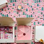 Cutie cadou Winter Pink Delight -  cosmetice, dulciuri bio, sare de baie, lumânare, bombă de baie inimă