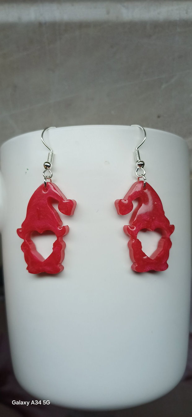 Cercei handmade rosii in forma de pitic