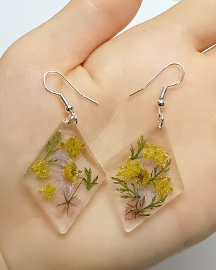 Cercei handmade cu flori presate