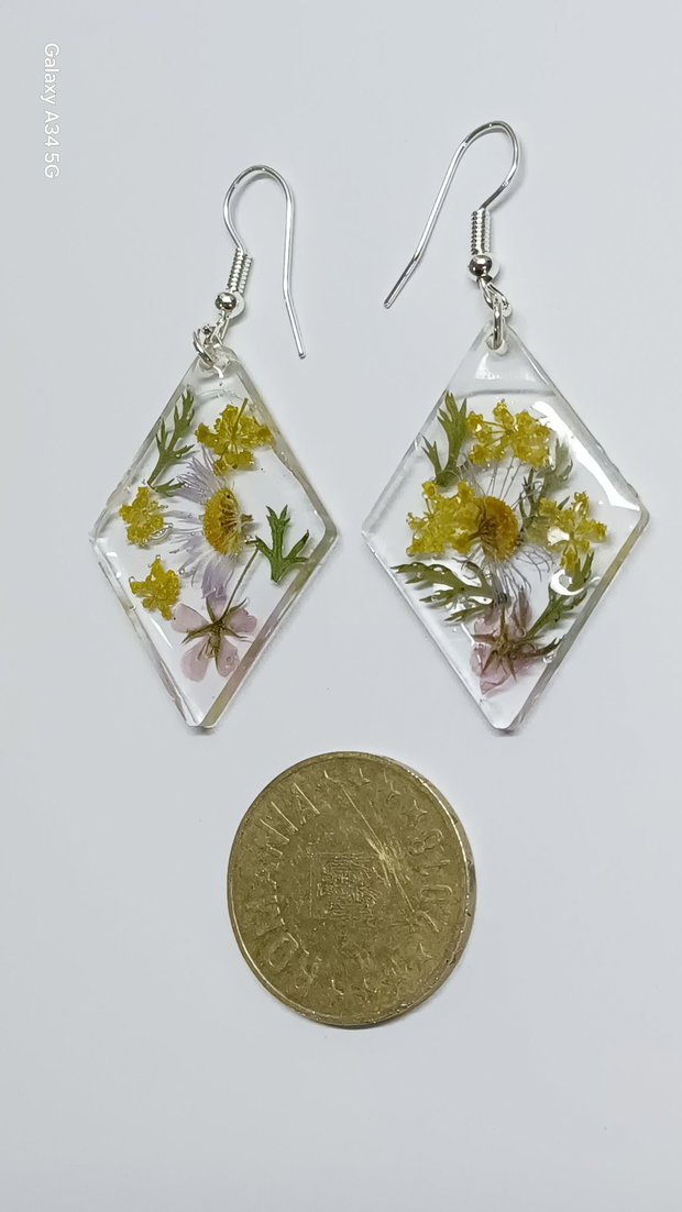 Cercei handmade cu flori presate