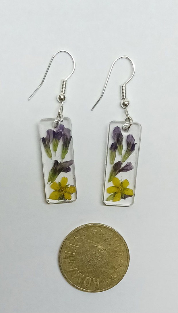 Cercei handmade cu flori presate