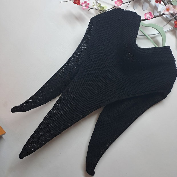 Fular cu,,coada" negru