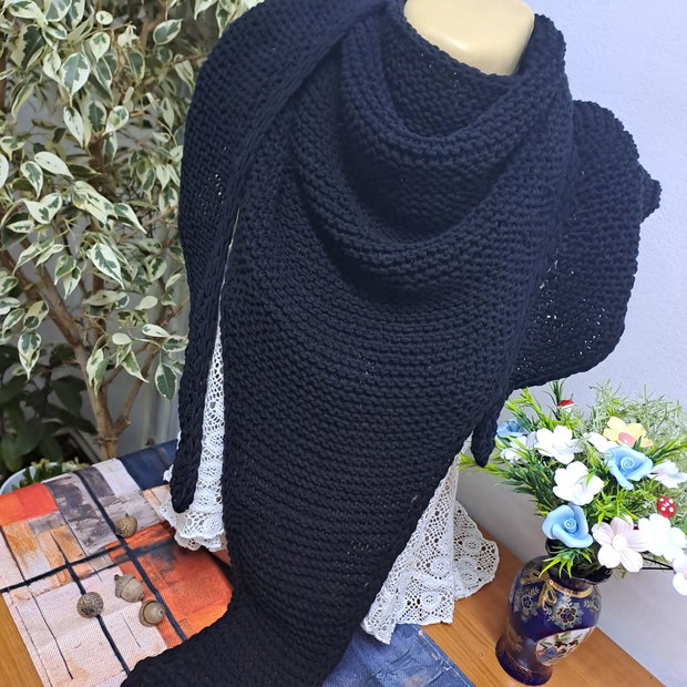 Fular cu,,coada" negru