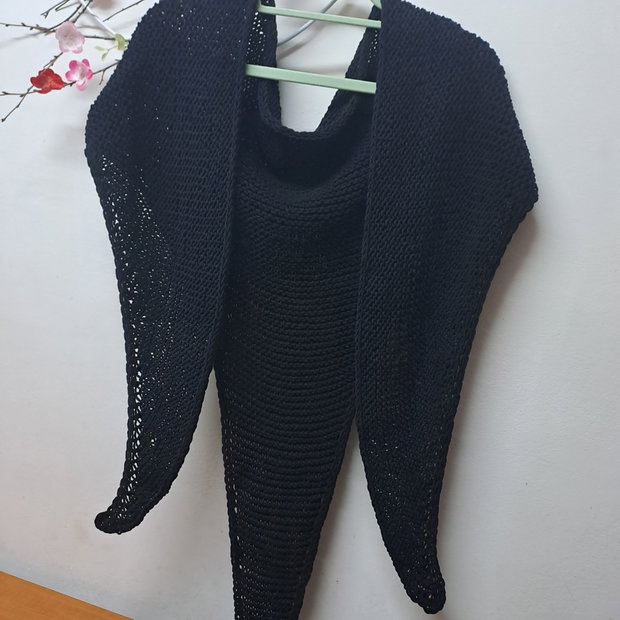 Fular cu,,coada" negru
