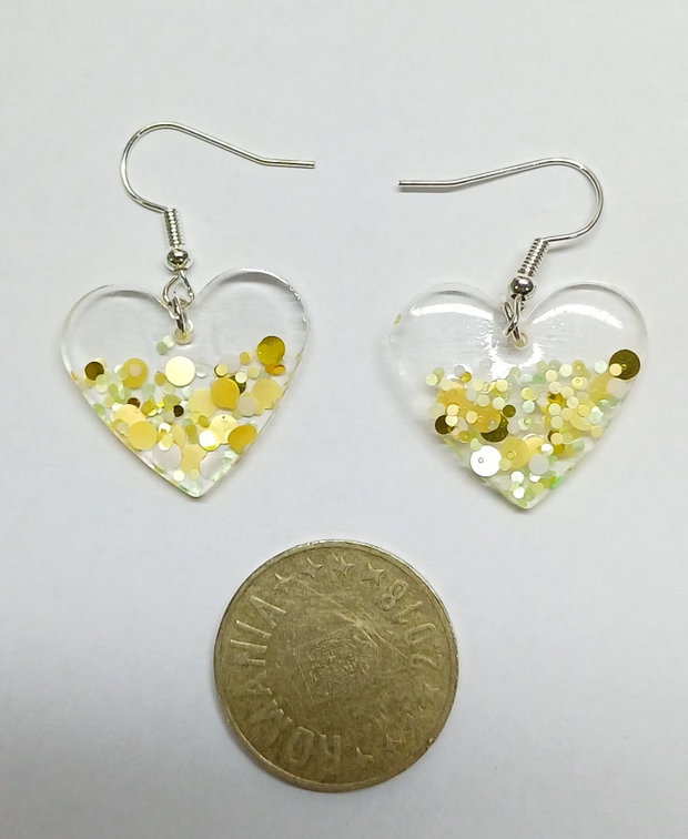 Cercei handmade in forma de inimioara