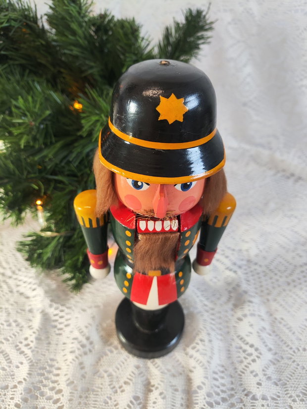 Spărgător de nuci vintage de colecție