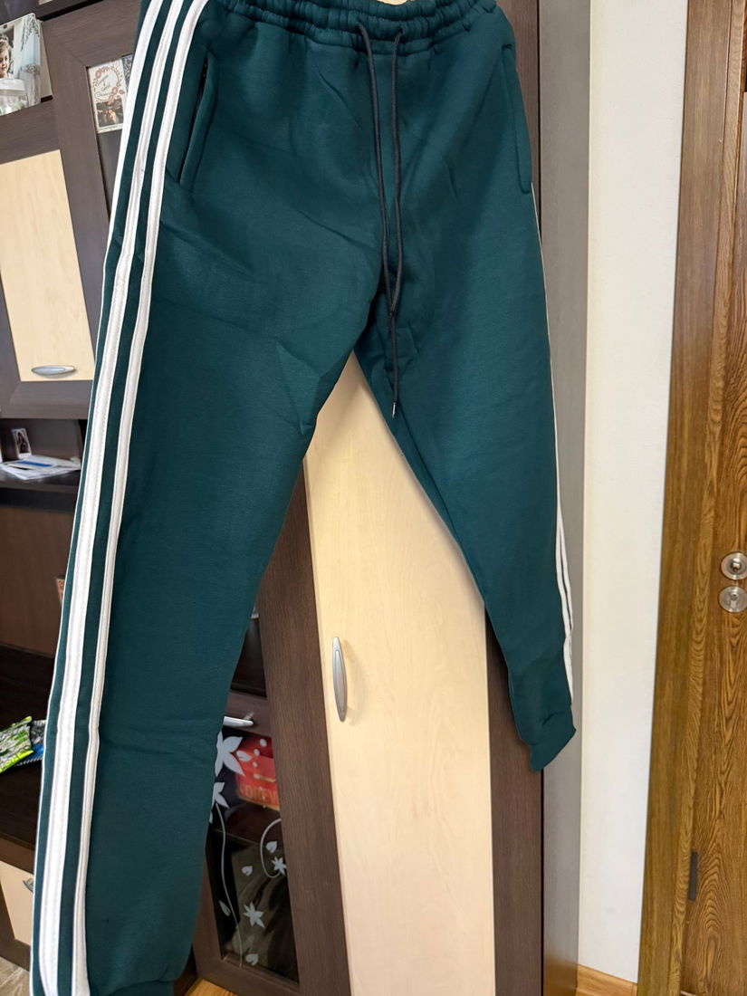 Pantaloni de trening