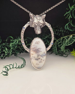 Pandantiv cu opal dendritic ''Wolf Totem''