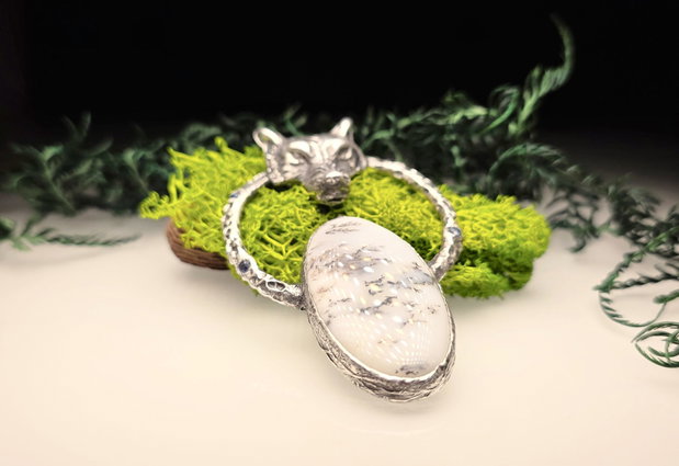 Pandantiv cu opal dendritic ''Wolf Totem''