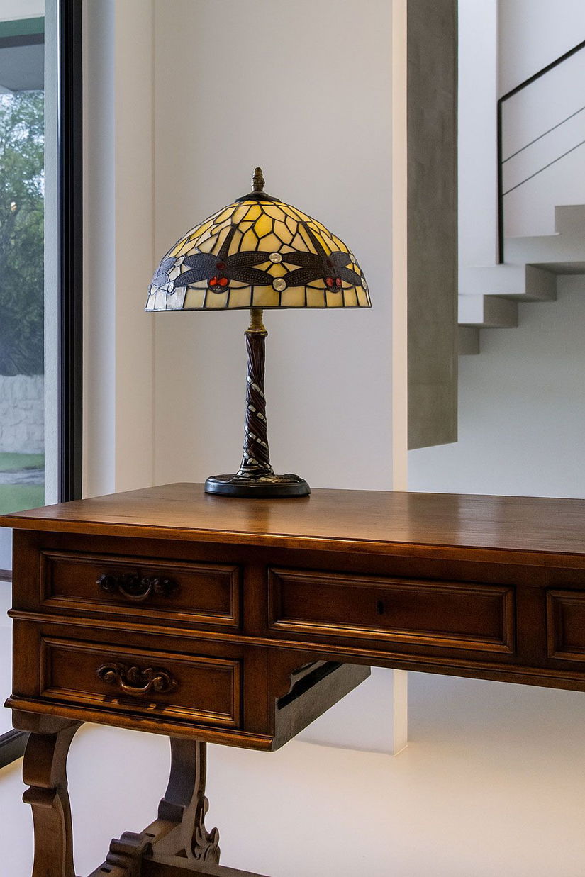 Lampa de masa Tiffany cu abajur libelule