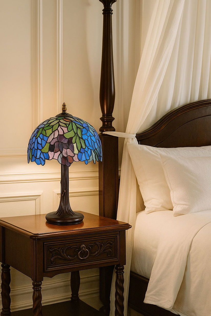 Lampa de masa Tiffany cu abajur floral