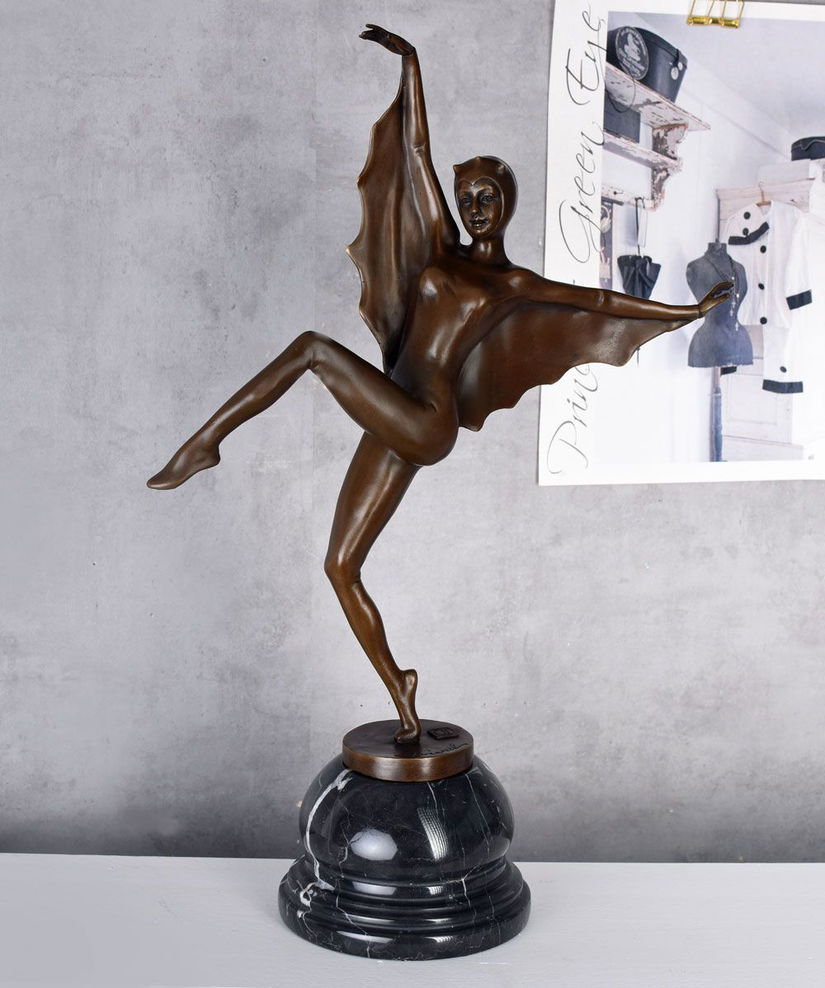 Dansatoare liliac-statueta Art Deco din bronz cu un soclu din marmura