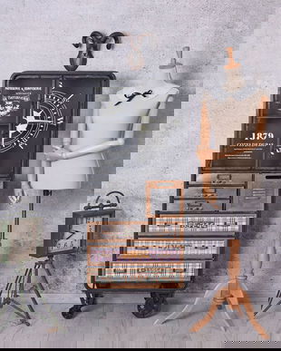 Vitrina industriala din metal si lemn masiv