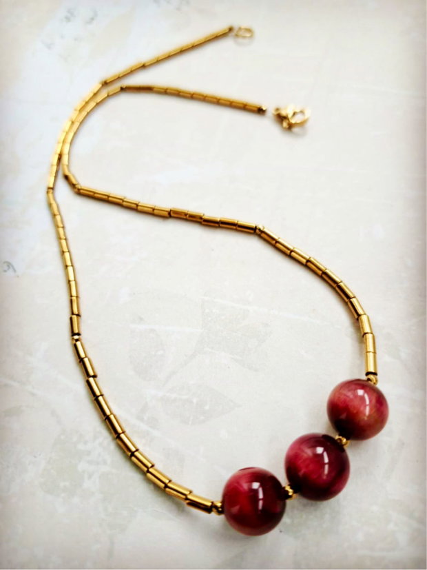 Colier CHOKER hematite aurii & ochi de taur rosu