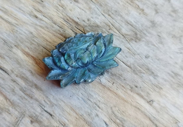 Cabochon labradorit sculptat, 38x23x10 mm