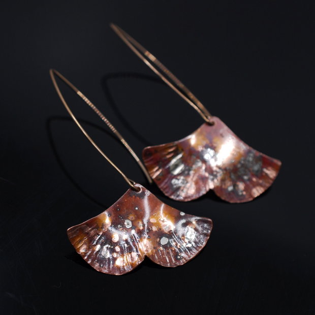 Cercei din cupru frunze ginkgo biloba, cercei lungi, cercei statement, cercei handmade