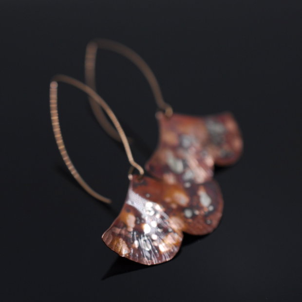 Cercei din cupru frunze ginkgo biloba, cercei lungi, cercei statement, cercei handmade
