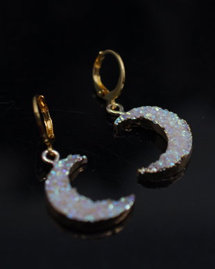 HOLOGRAPHIC MOON Cercei luna, din inox si rasina, cercei lungi, cercei statement, cercei handmade
