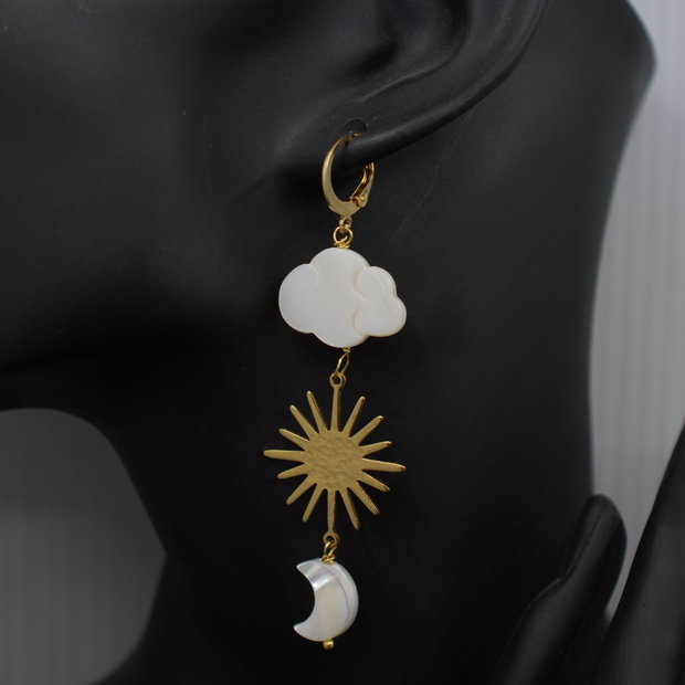 Cercei asimetrici din alama, sidef si perle, cercei lungi, cercei statement, cercei handmade