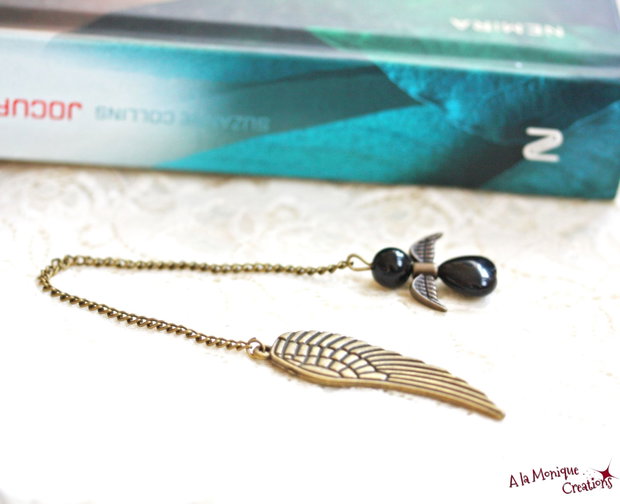 Semn de carte cu inger negru