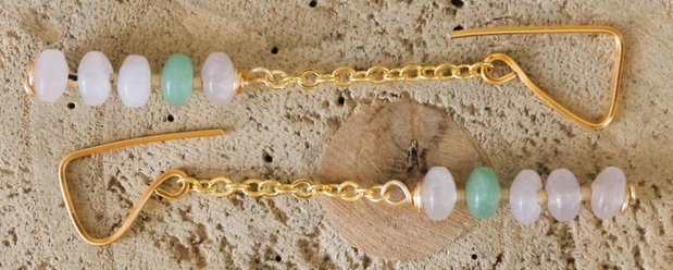 Cercei handmade cu un mix de rondele din pietre semipretioase