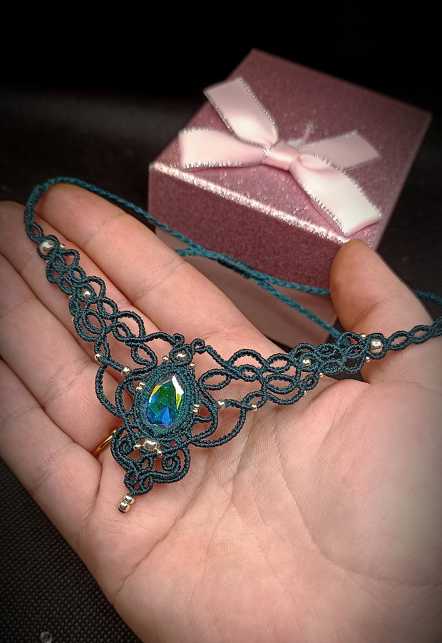 Colier macrame elegant verde cu cristal Swarovski