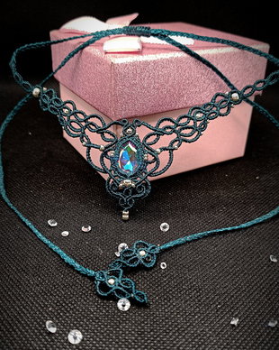 Colier macrame elegant verde cu cristal Swarovski
